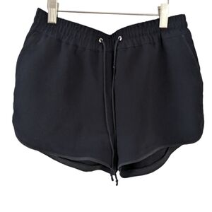 Aritzia Wilfred black pull on shorts relax fit XS